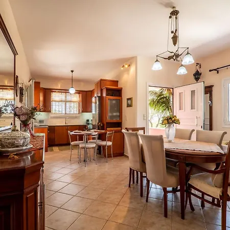 Villa Silva, Garden & Sea View, 3 Bedroom -10 Min Drive From Center Chania (Crete)