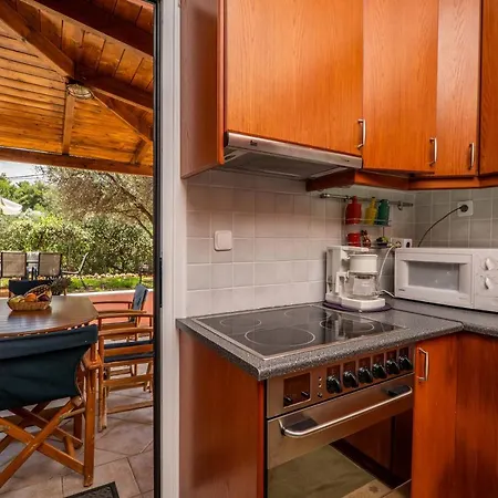 Villa Silva, Garden & Sea View, 3 Bedroom -10 Min Drive From Center